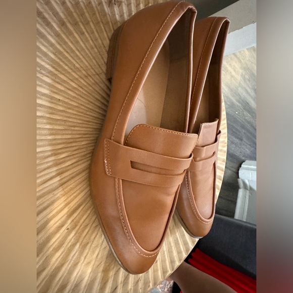 Women’s A New Day Tan Loafer - Picture 4 of 6